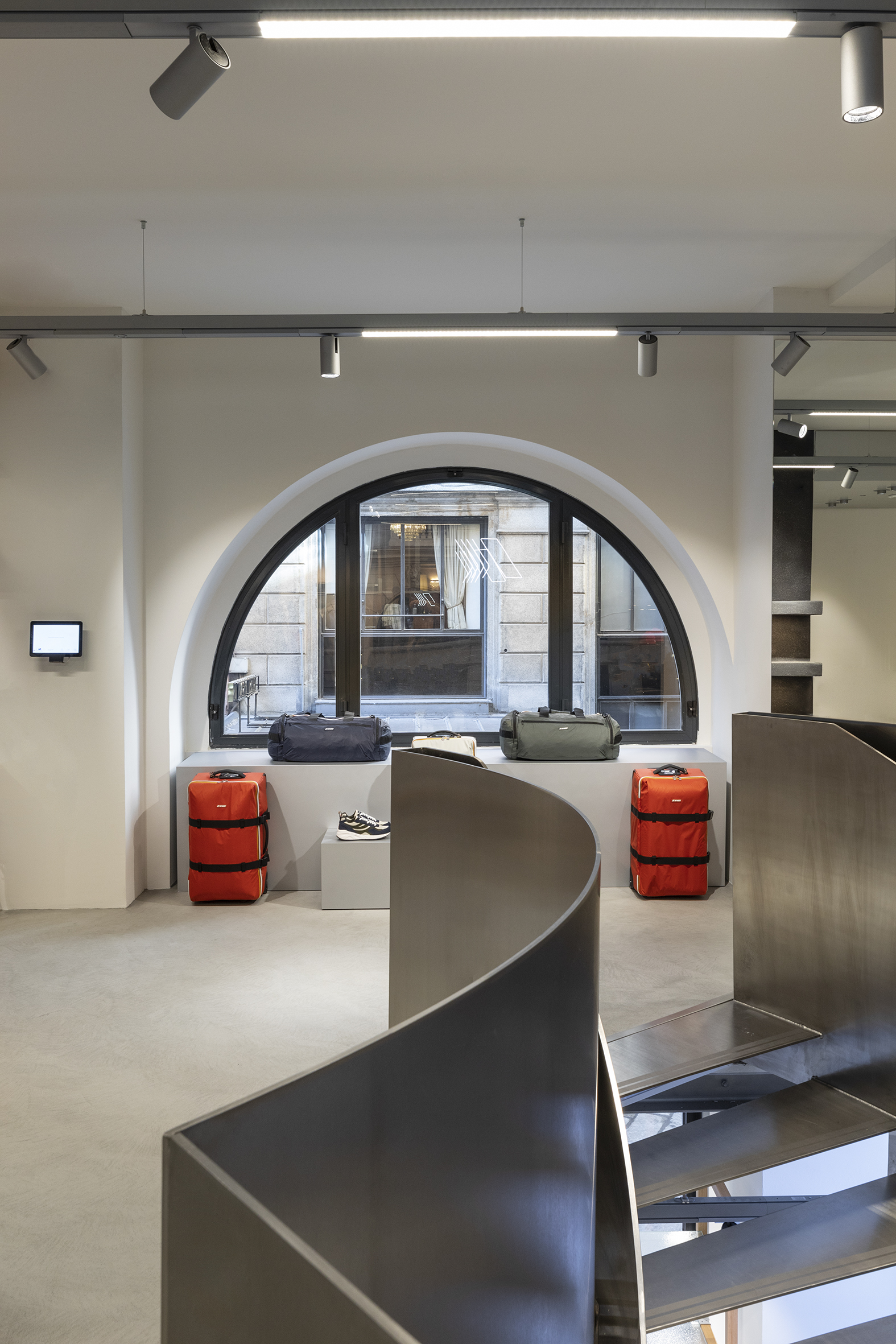 Images K-Way 9 Milano