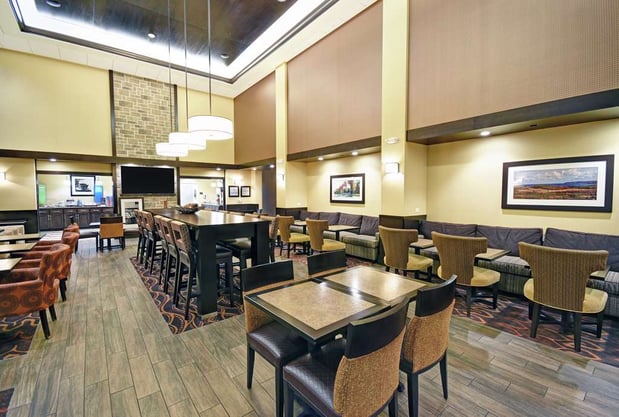 Images Hampton Inn & Suites Milwaukee/Franklin