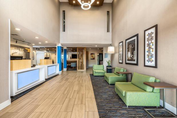 Images Holiday Inn Express & Suites Fremont - Milpitas Central by IHG