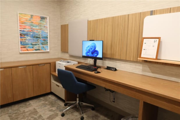 Images Hilton Garden Inn Lakewood