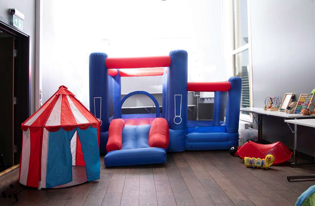 Images Park Inn by Radisson Oslo Airport Hotel West