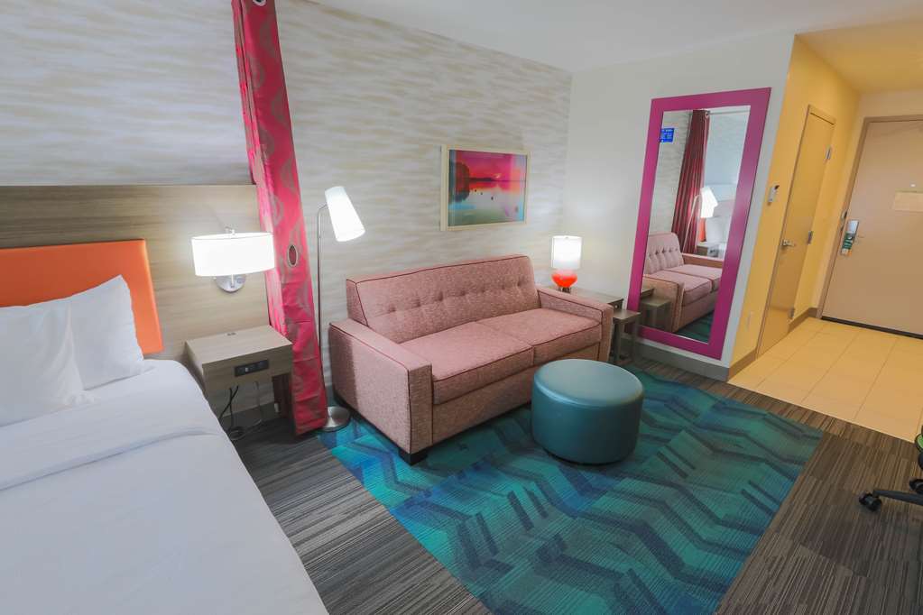Guest room