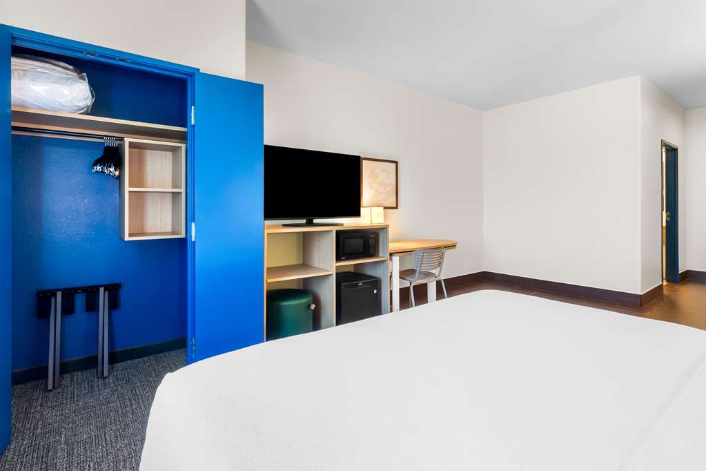 Guest room