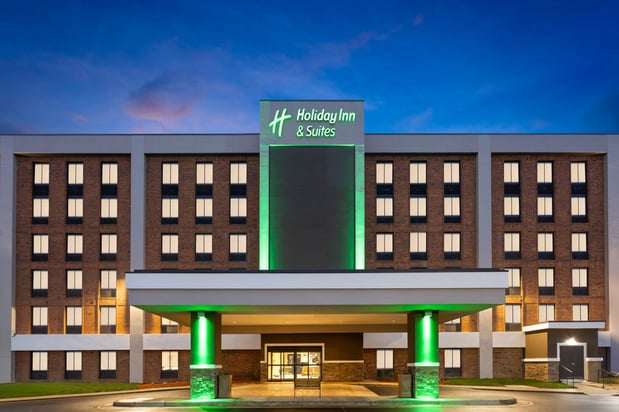 Images Holiday Inn & Suites Richmond - West End by IHG