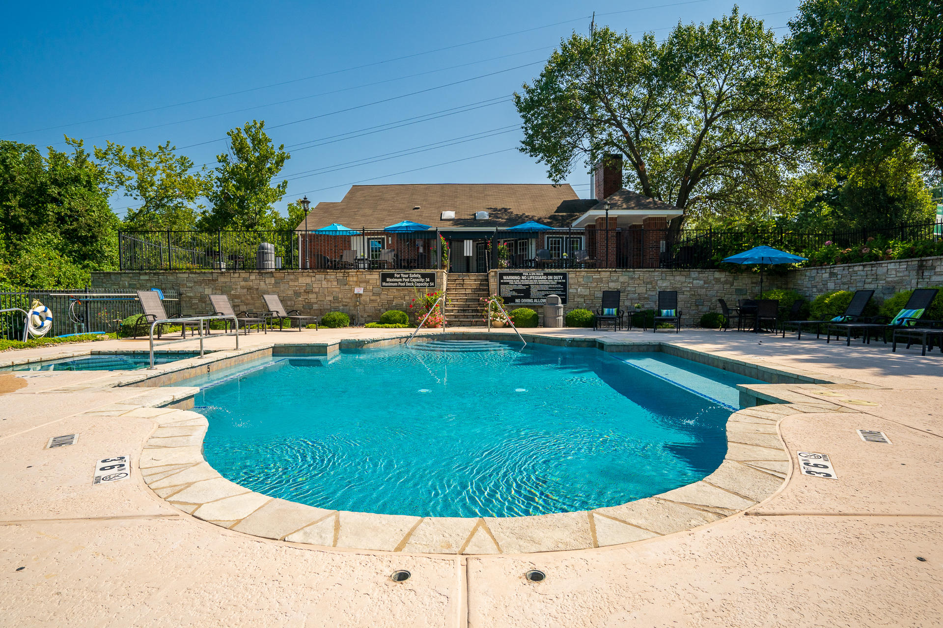 Spacious Pool & Sundeck