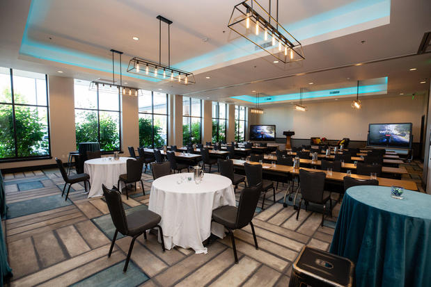 Images Hotel Indigo Seattle Everett Waterfront by IHG