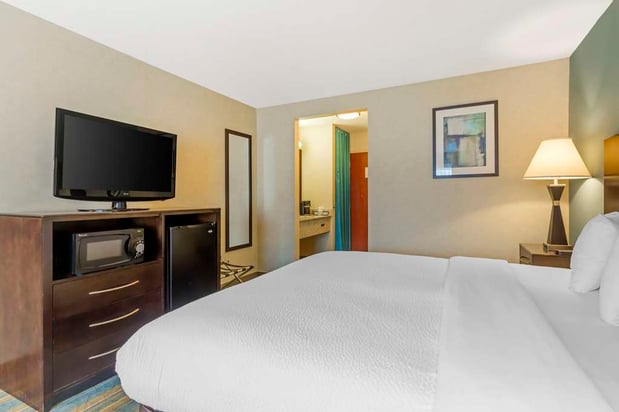 Images Best Western Plus Berkshire Hills Inn & Suites