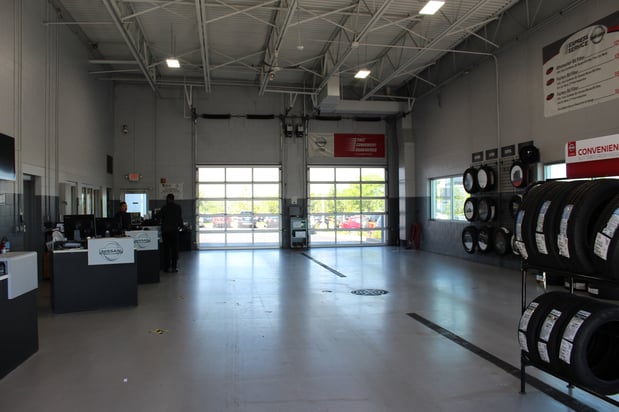 Images Russ Darrow Nissan of Milwaukee Service Center