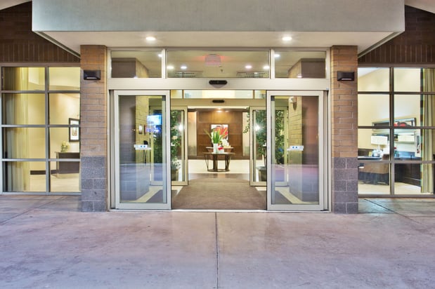 Images Crowne Plaza Anchorage-Midtown by IHG