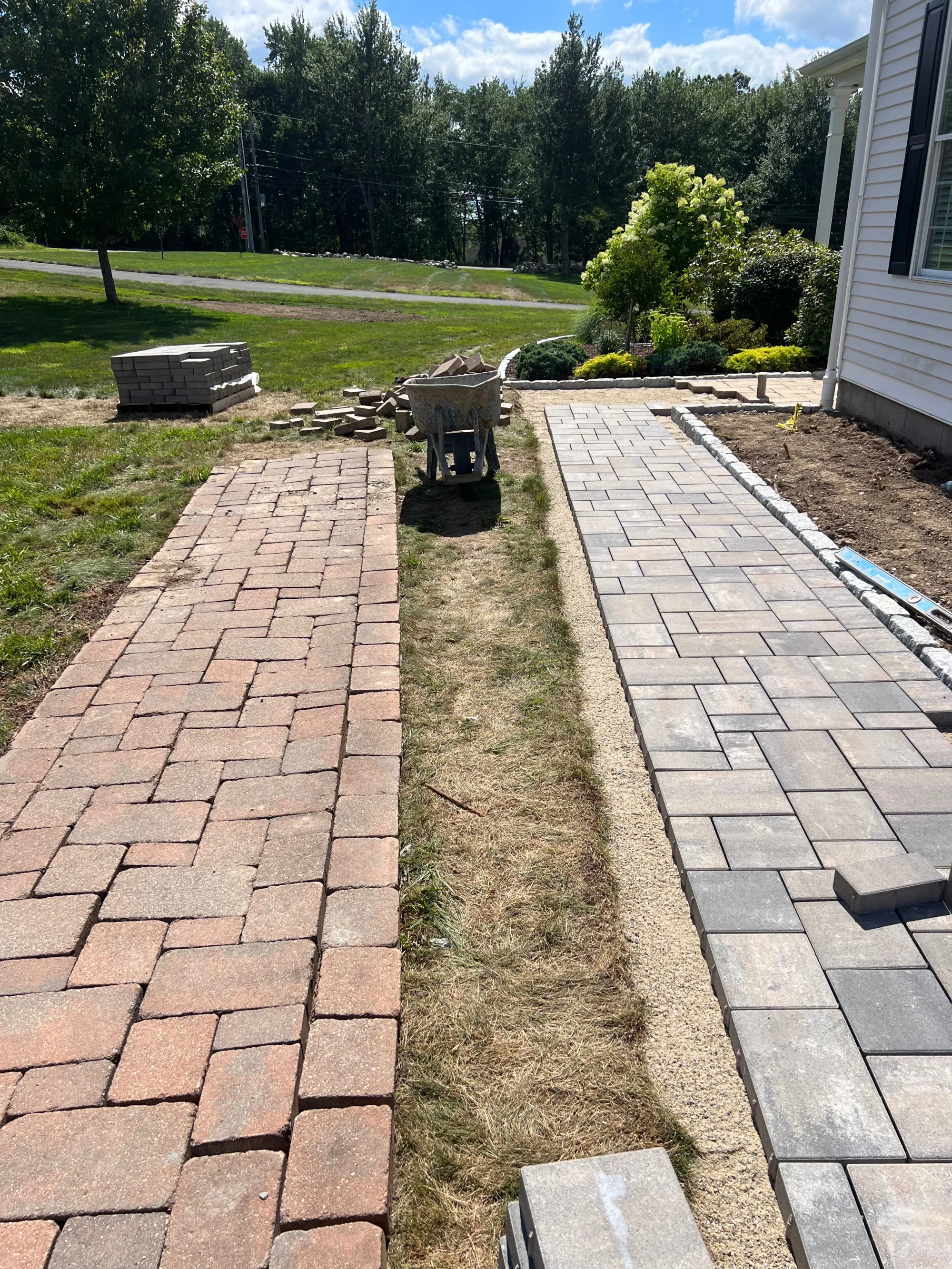 Paver patio surface and joint detail - Patios project by General Masonry LLC.