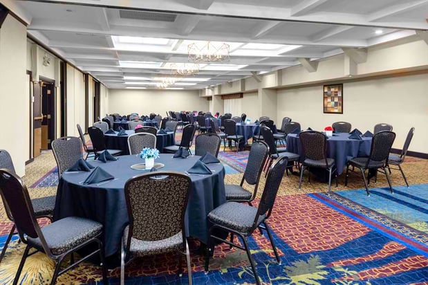 Images Embassy Suites by Hilton Kansas City Plaza