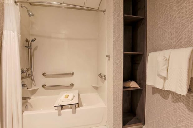 Images DoubleTree by Hilton Evansville