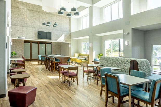 Images Hampton Inn & Suites Cleburne