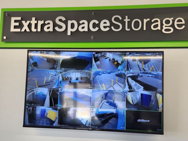 Extra Space Storage Image
