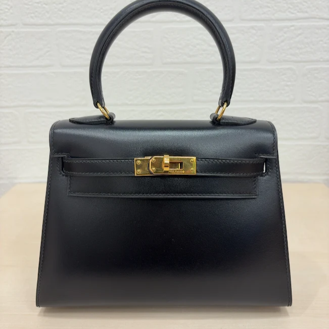 Images KOMEHYO（コメ兵）買取センターリバーウォーク北九州