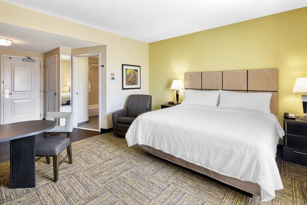 Images Candlewood Suites Building 38300
