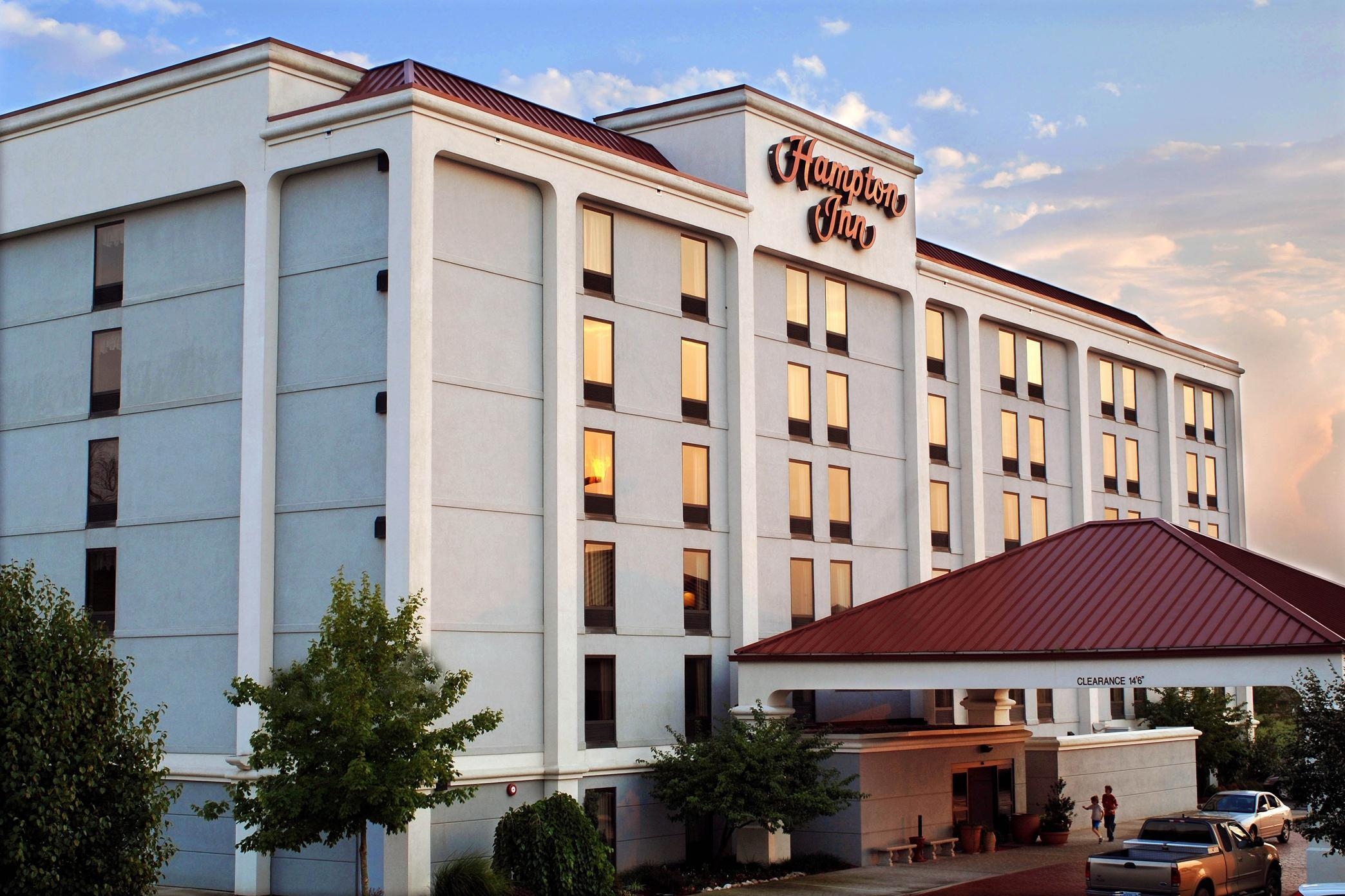 Hampton Inn Charleston-Southridge