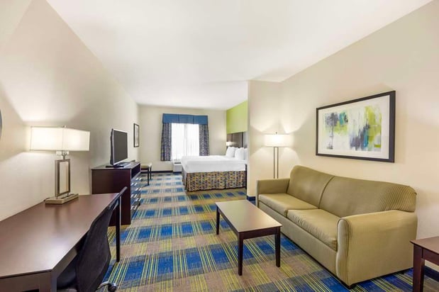 Images Best Western Plus Pratt