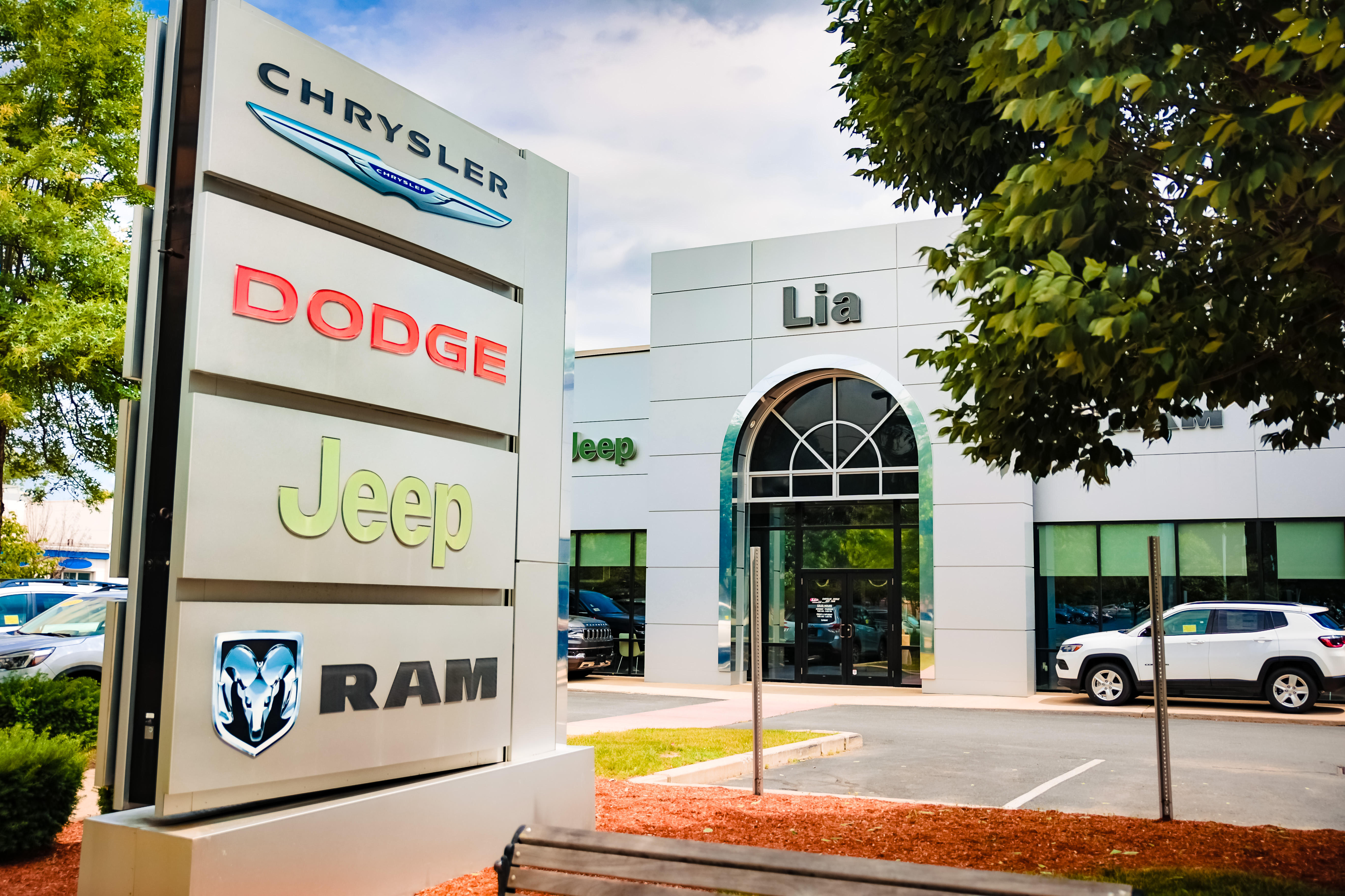 Image 8 | Lia Chrysler Jeep Dodge Ram Northampton