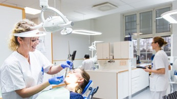 Images Patientmottagning på Tandhygienistutbildningen