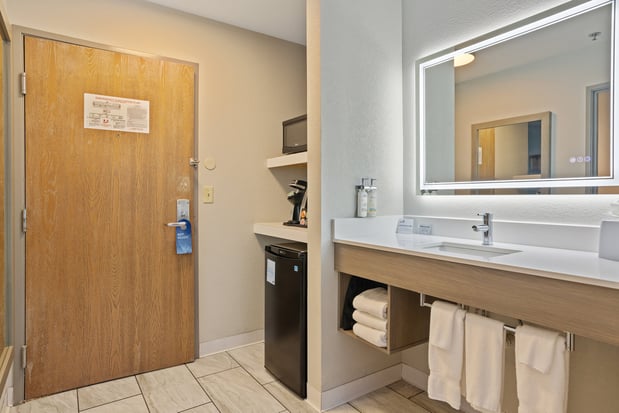 Images Holiday Inn Express & Suites Torrington by IHG