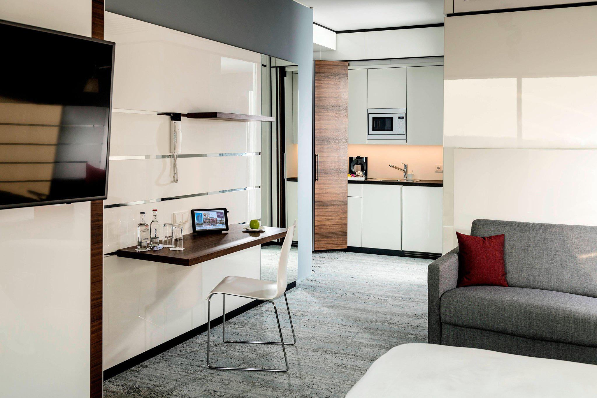 Hotel Nordport Plaza, Hamburg-Airport, a Tribute Portfolio Hotel - Closed, Südportal 2 in Norderstedt