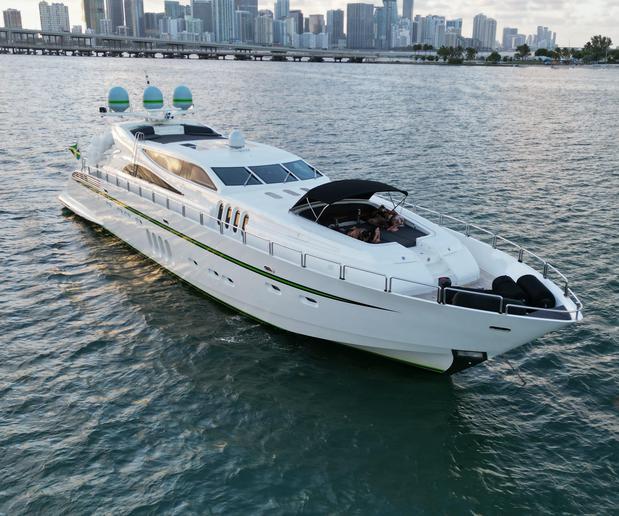 Images Encore Yacht