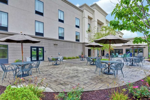 Images Hampton Inn & Suites New Hartford