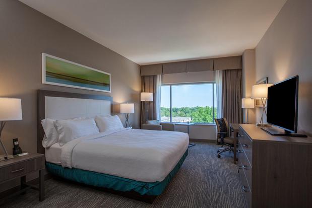Images Holiday Inn Cleveland Clinic by IHG