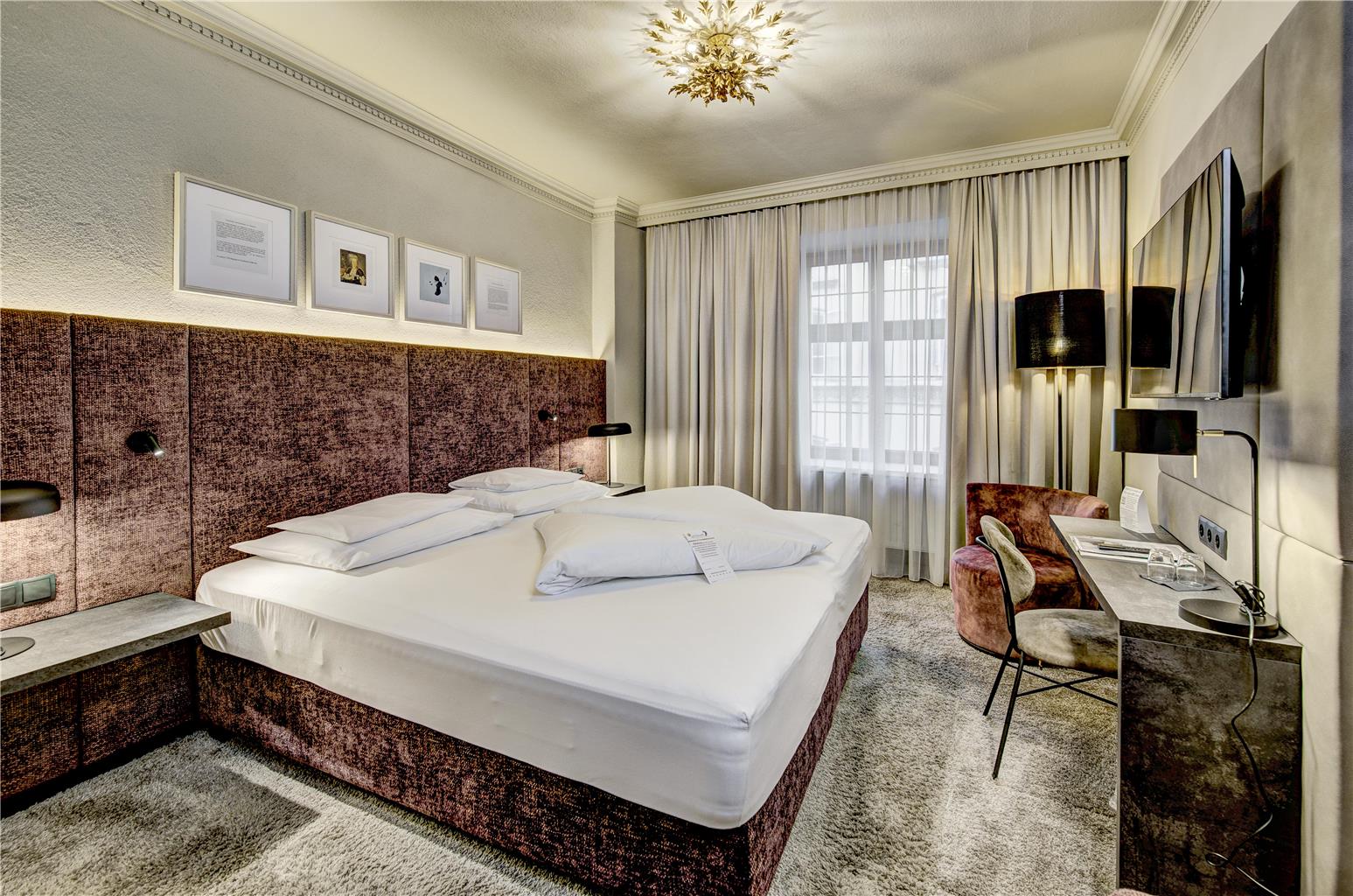 Hotel Goldener Adler, BW Signature Collection, Herzog - Friedrich Str 6 in Innsbruck