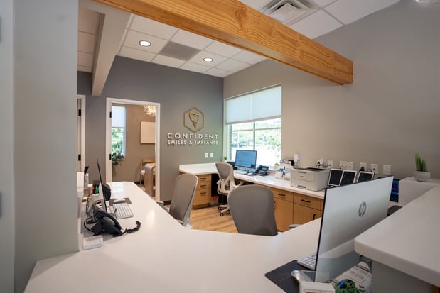 Images Confident Smiles & Implants