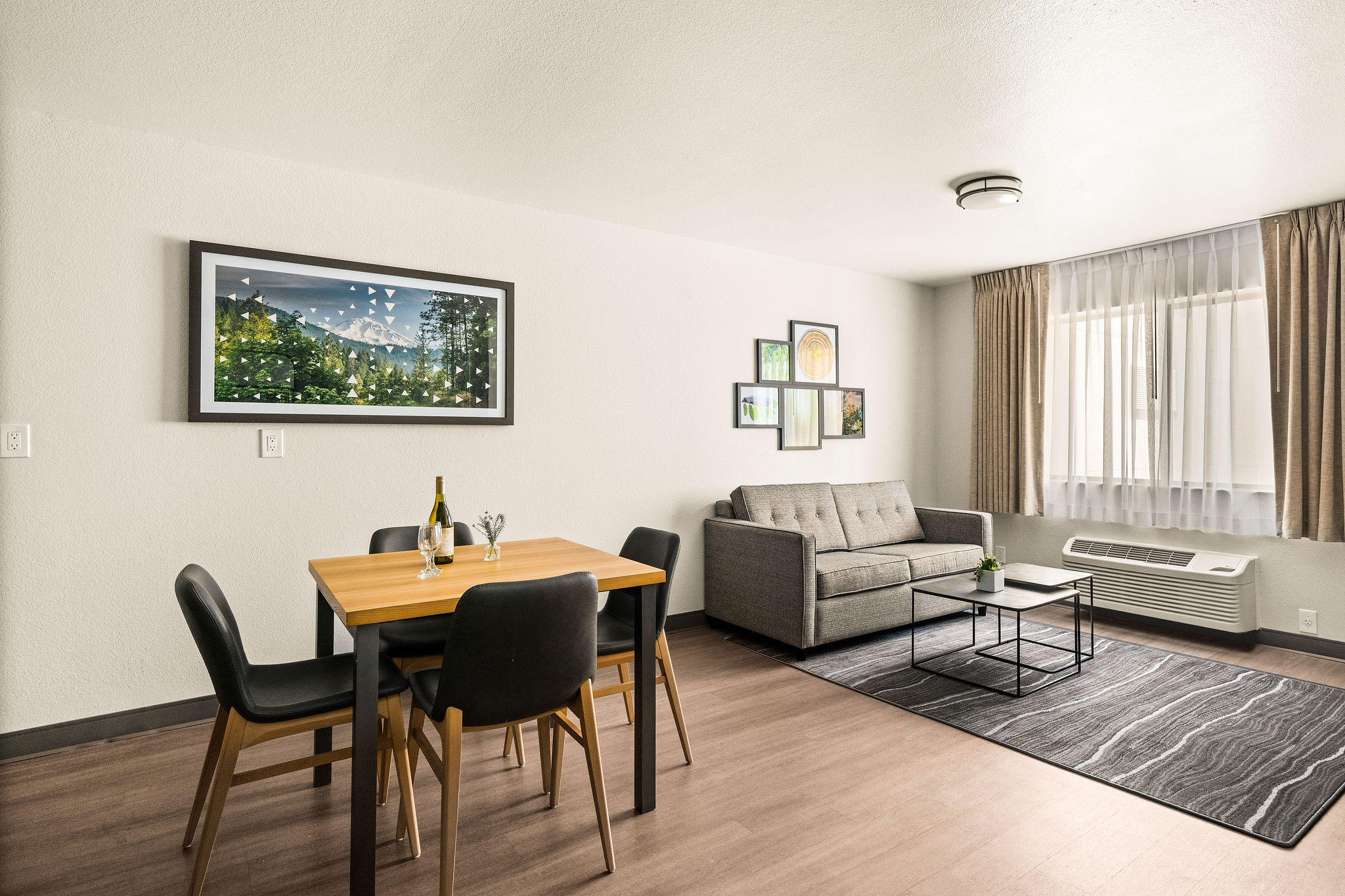 Oxford Suites Redding Guestrooms