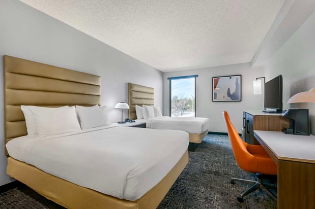 Images Best Western Plus Universal Inn