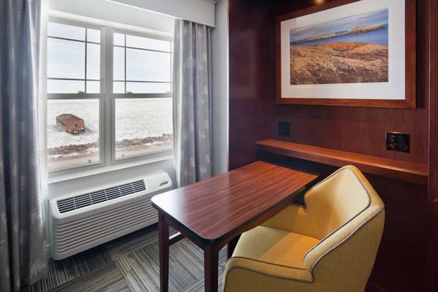 Images Hampton Inn Duluth Canal Park