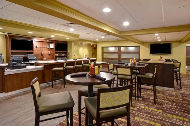 Images Holiday Inn Cincinnati-Riverfront by IHG