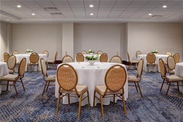 Images Amway Grand Plaza, Curio Collection by Hilton