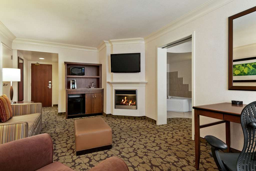 Images Hilton Garden Inn Saskatoon Downtown