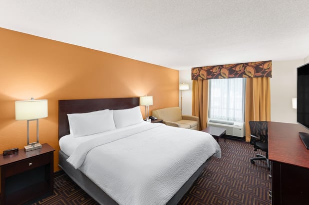 Images Holiday Inn Knoxville West- Cedar Bluff Rd by IHG