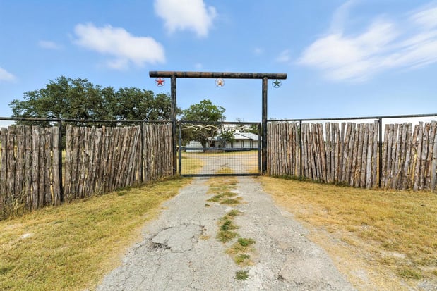 Images Moore Home & Ranch Realty