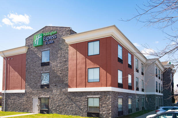 Images Holiday Inn Express & Suites Chester-Monroe-Goshen, an IHG Hotel