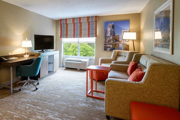 Images Hampton Inn & Suites Raleigh Cary Lenovo Center