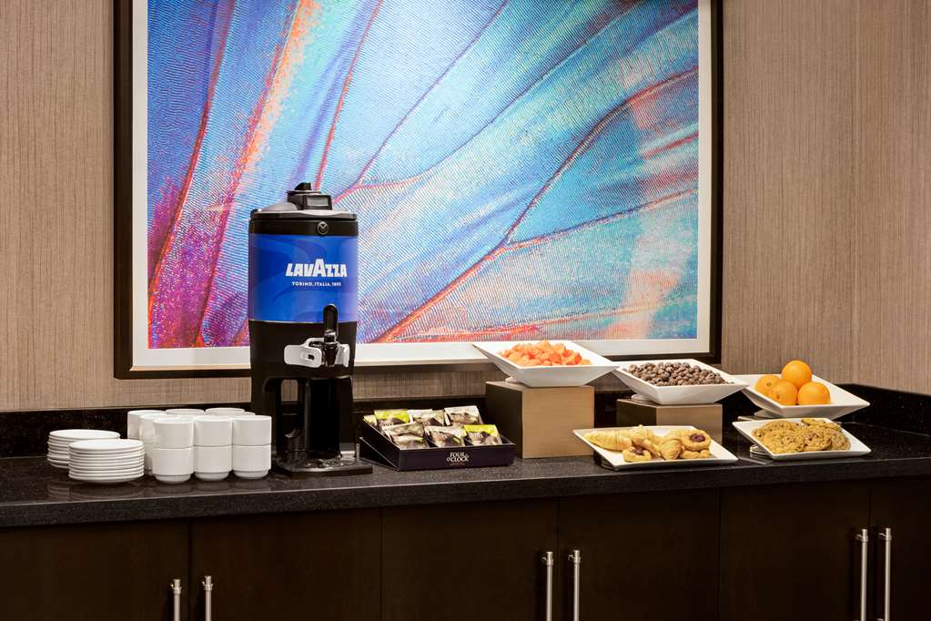 Images DoubleTree by Hilton Pointe Claire Montreal Airport West