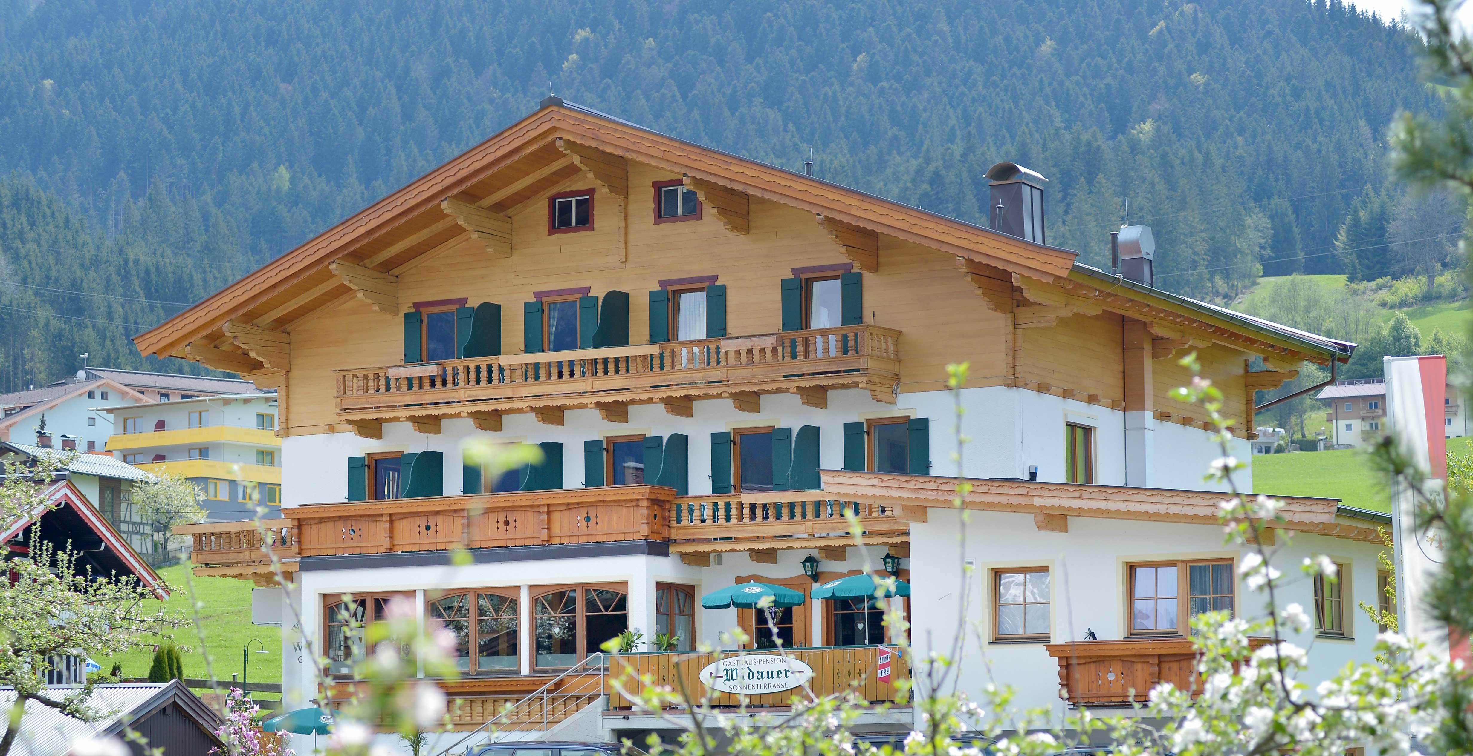 Gasthaus Widauer - Lackner Elfriede, Austraße 4 in Ellmau