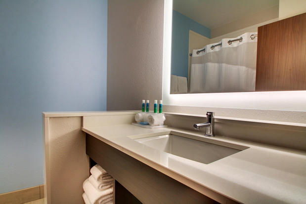 Images Holiday Inn Express & Suites Summerville by IHG