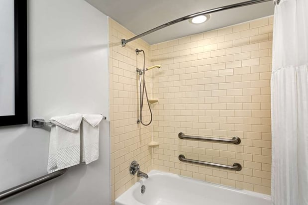 Images DoubleTree by Hilton Washington Meadow Lands Casino Area