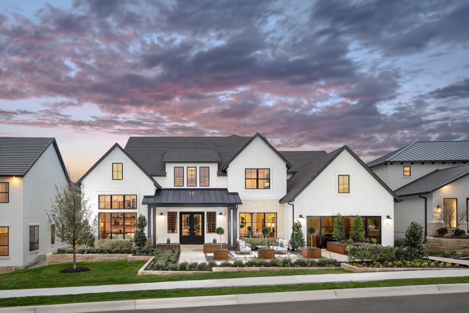 Stunning Rollinghill Modern Farmhouse exterior