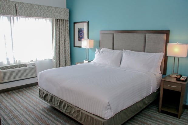 Images Holiday Inn & Suites Denver Tech Center-Centennial by IHG