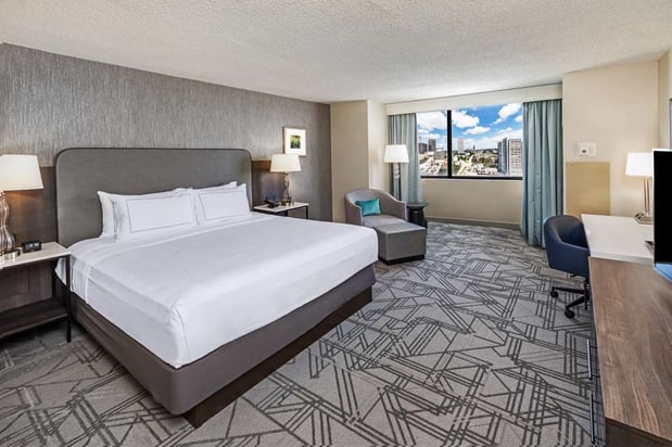 Images DoubleTree by Hilton Hotel Tulsa Downtown