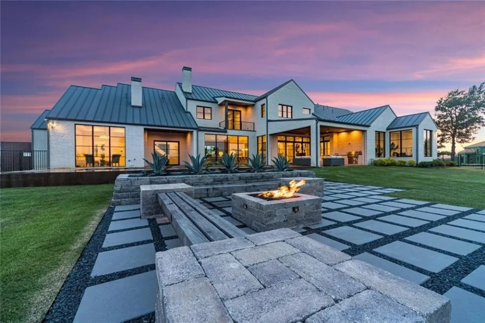 Ridge Lakes of Heath TX - Home of the week