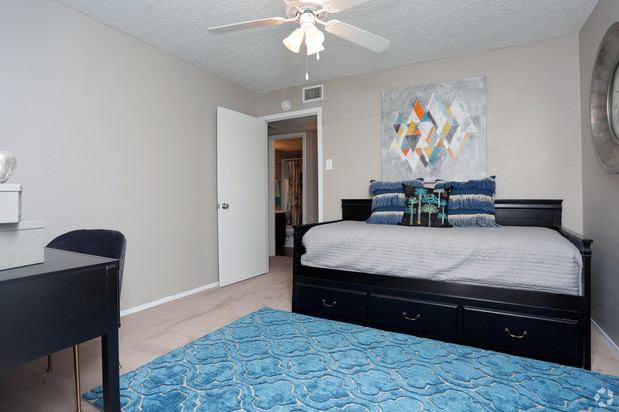 Images Custer Park Apartments